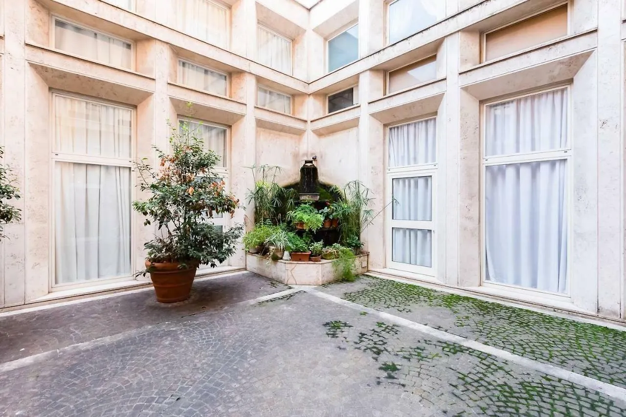 Elical Luxury Apartments Roma 0*,  Itália